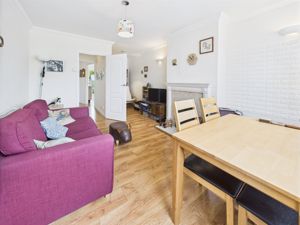 LIVING ROOM- click for photo gallery